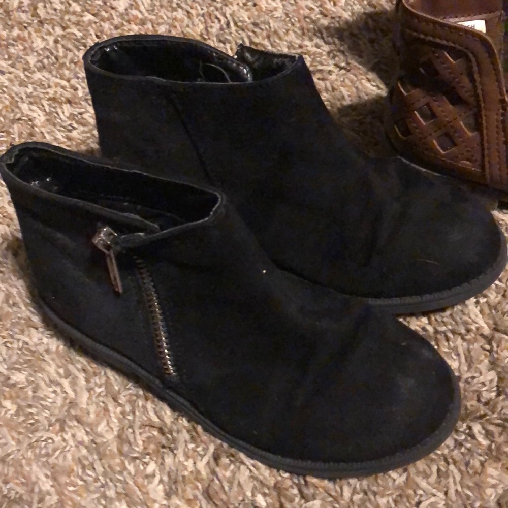 *SOLD* Boot bundle - Picture 2 of 6